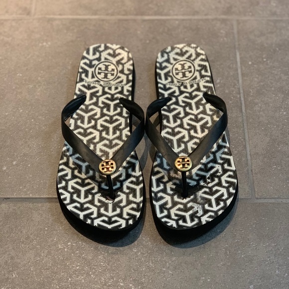 tory burch flip flops size 10